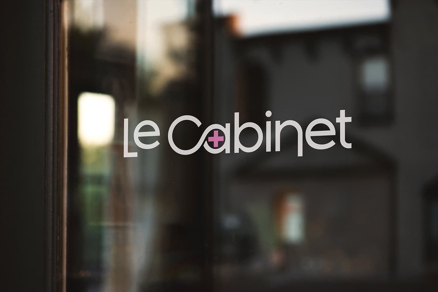 Identité du Cabinet appliquée à la vitrophanie